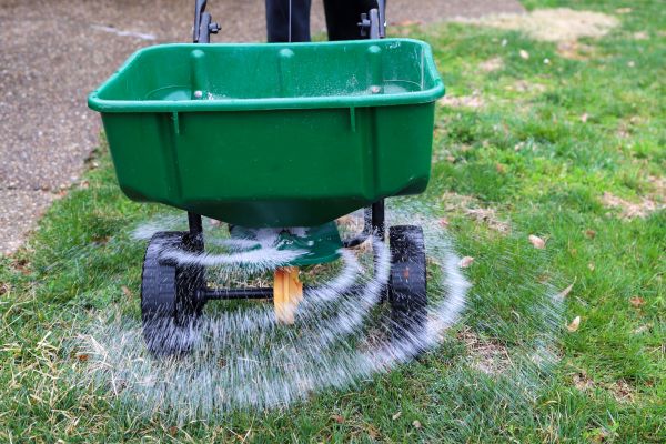 Turf Fertilizing Service - Turf Fertilizing Service Gwinnett County, Georgia